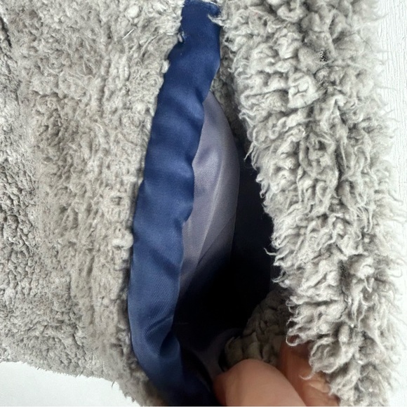 Simply southern Women’s faux fur vest size small lined gray - Picture 12 of 16